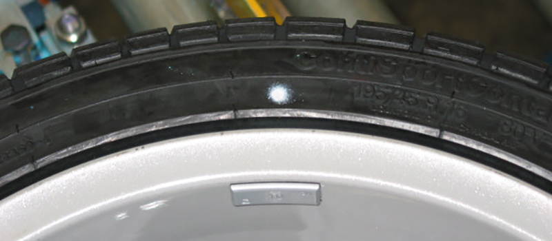 Direct marking of finished tires - High point marking close up - REA JET ST