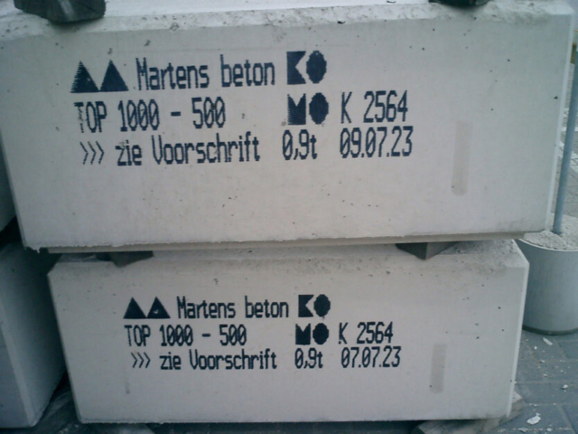 REA JET DOD 2.0 | Large Character Inkjet Printers | concrete block marking