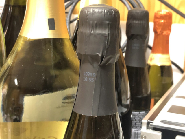 REA JET HR Series | High-Resolution Inkjet Printers | sparkling wine crowns marking