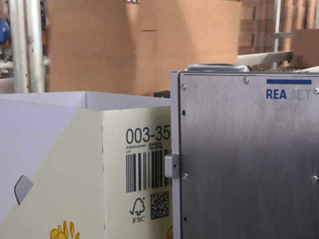 REA JET UP | High-Resolution Piezo Inkjet Printers | marking on cardboard box