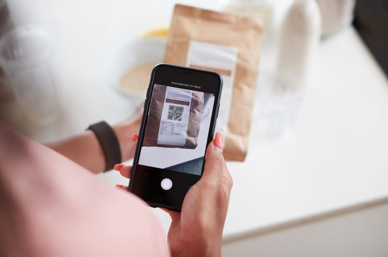 Personalized consumer goods experience through smart packaging