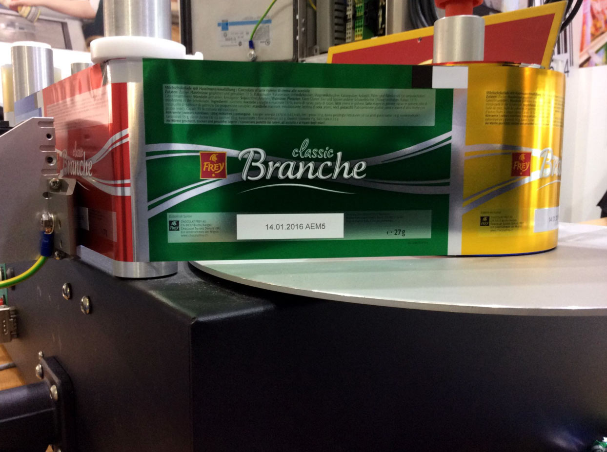 Food and Beverage Coding and Marking: A Complete Guide for Modern Packaging Lines 2 High resolution inkjet system used for date coding on food packaging