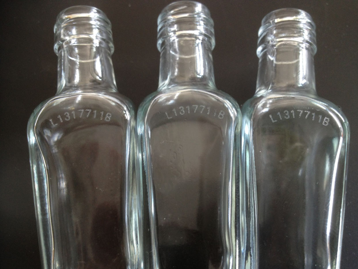 Food and Beverage Coding and Marking: A Complete Guide for Modern Packaging Lines 3 Laser coding technology used in food packaging