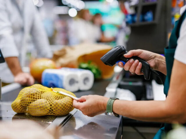 How Coding and Marking Systems Improve Traceability in Food and Beverage Manufacturing