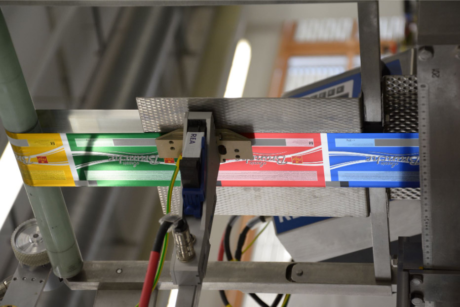 Batch number printing for CPG traceability on a production line